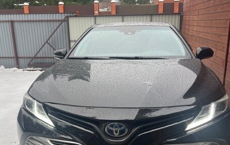 Toyota Camry, 2019 год, 2 400 000 рублей, 2 фотография