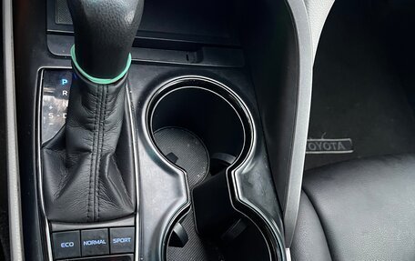 Toyota Camry, 2019 год, 2 400 000 рублей, 7 фотография