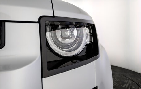 Land Rover Defender II, 2021 год, 5 700 000 рублей, 17 фотография