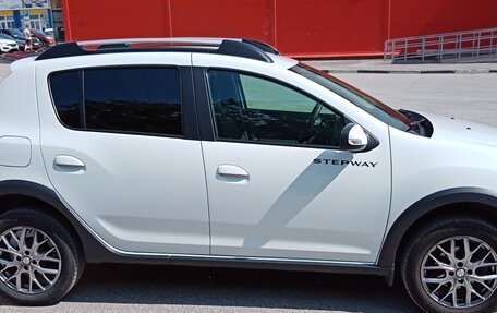 Renault Sandero II рестайлинг, 2021 год, 1 450 000 рублей, 4 фотография