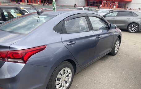 Hyundai Solaris II рестайлинг, 2017 год, 780 000 рублей, 3 фотография