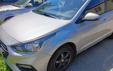 Hyundai Solaris II рестайлинг, 2018 год, 1 200 000 рублей, 7 фотография