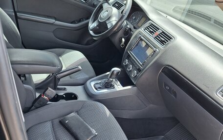 Volkswagen Jetta VI, 2012 год, 970 000 рублей, 6 фотография