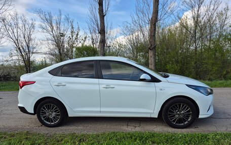 Hyundai Solaris II рестайлинг, 2020 год, 1 570 000 рублей, 1 фотография