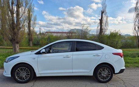 Hyundai Solaris II рестайлинг, 2020 год, 1 570 000 рублей, 2 фотография