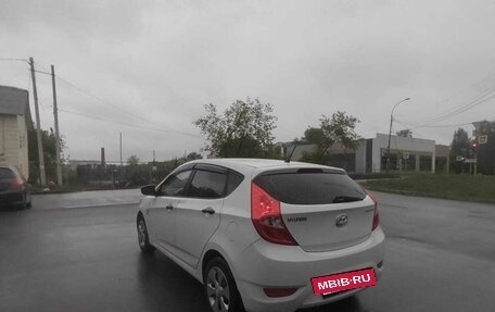 Hyundai Solaris II рестайлинг, 2013 год, 650 000 рублей, 4 фотография