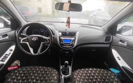 Hyundai Solaris II рестайлинг, 2013 год, 650 000 рублей, 10 фотография