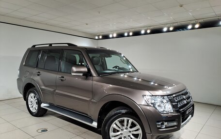 Mitsubishi Pajero IV, 2015 год, 2 290 000 рублей, 3 фотография