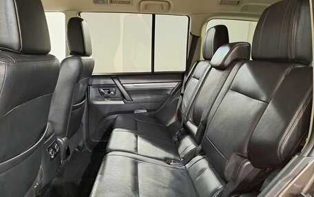 Mitsubishi Pajero IV, 2015 год, 2 290 000 рублей, 16 фотография