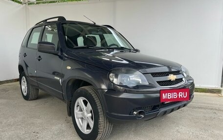 Chevrolet Niva I рестайлинг, 2017 год, 750 000 рублей, 3 фотография