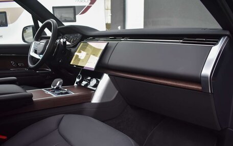 Land Rover Range Rover IV рестайлинг, 2023 год, 12 760 000 рублей, 11 фотография