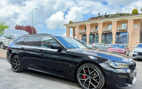 BMW 5 серия, 2023 год, 5 330 000 рублей, 3 фотография
