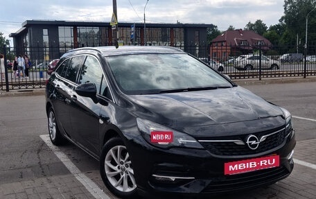 Opel Astra K, 2020 год, 1 550 000 рублей, 2 фотография