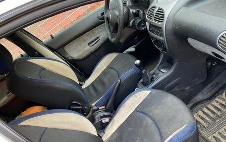 Peugeot 206, 2004 год, 200 000 рублей, 4 фотография