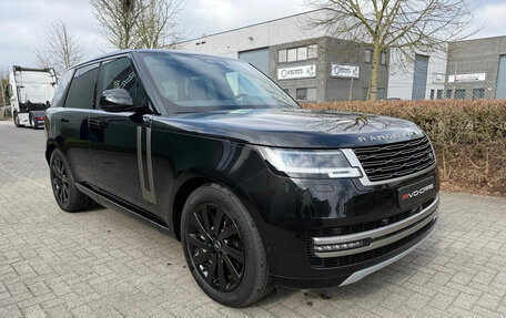 Land Rover Range Rover IV рестайлинг, 2023 год, 13 185 000 рублей, 3 фотография