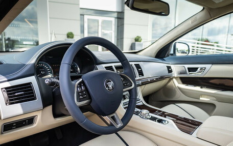 Jaguar XF I рестайлинг, 2014 год, 2 380 000 рублей, 15 фотография
