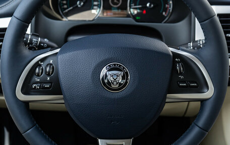 Jaguar XF I рестайлинг, 2014 год, 2 380 000 рублей, 17 фотография
