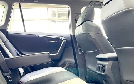 Toyota RAV4, 2025 год, 4 200 000 рублей, 24 фотография