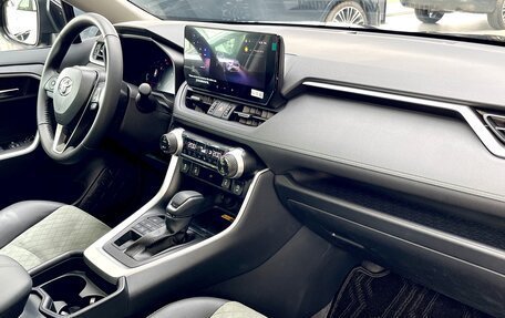 Toyota RAV4, 2025 год, 4 200 000 рублей, 27 фотография