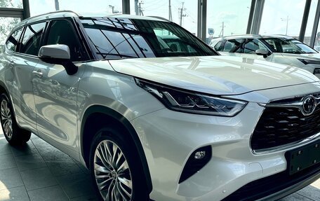 Toyota Highlander, 2025 год, 5 650 000 рублей, 4 фотография