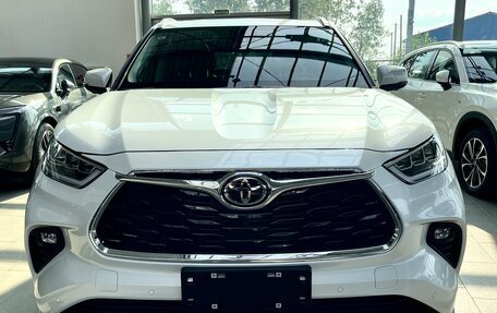 Toyota Highlander, 2025 год, 5 650 000 рублей, 3 фотография