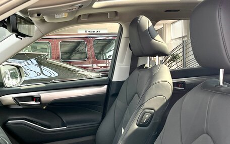Toyota Highlander, 2025 год, 5 650 000 рублей, 23 фотография