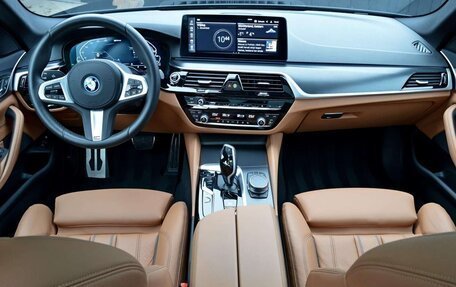 BMW 5 серия, 2023 год, 5 980 000 рублей, 5 фотография