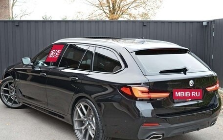 BMW 5 серия, 2023 год, 5 980 000 рублей, 4 фотография