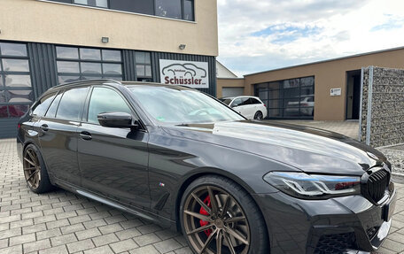 BMW 5 серия, 2023 год, 7 415 000 рублей, 2 фотография