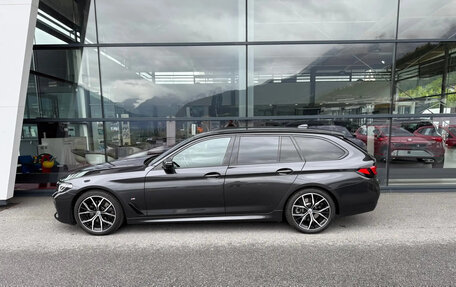BMW 5 серия, 2023 год, 5 140 000 рублей, 2 фотография