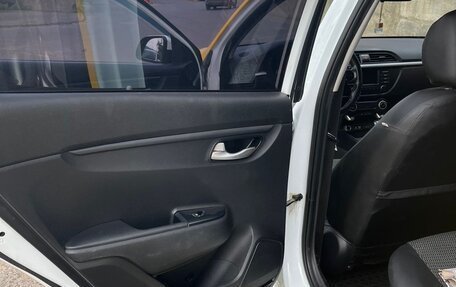 KIA Rio IV, 2017 год, 840 000 рублей, 1 фотография