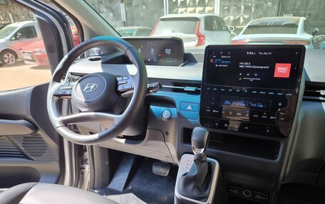Hyundai Staria, 2023 год, 4 500 000 рублей, 2 фотография