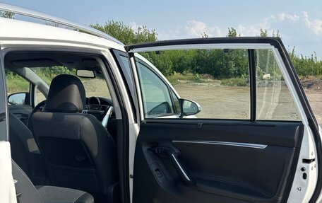 Toyota Verso I, 2014 год, 2 300 000 рублей, 11 фотография