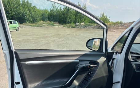 Toyota Verso I, 2014 год, 2 300 000 рублей, 16 фотография