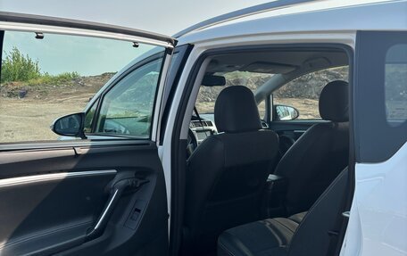 Toyota Verso I, 2014 год, 2 300 000 рублей, 13 фотография