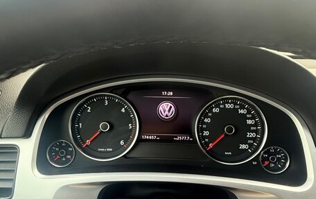 Volkswagen Touareg III, 2010 год, 1 950 000 рублей, 21 фотография