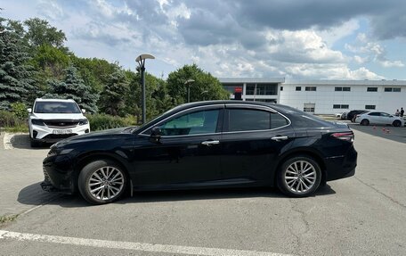 Toyota Camry, 2018 год, 3 150 000 рублей, 2 фотография