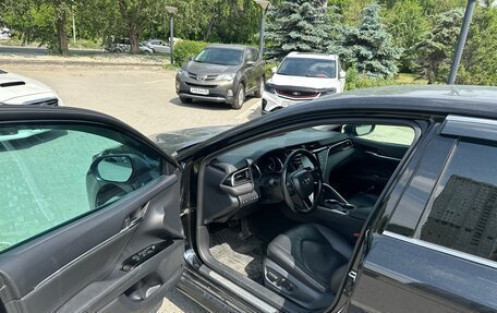 Toyota Camry, 2018 год, 3 150 000 рублей, 5 фотография