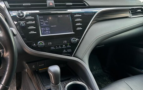 Toyota Camry, 2018 год, 3 150 000 рублей, 6 фотография