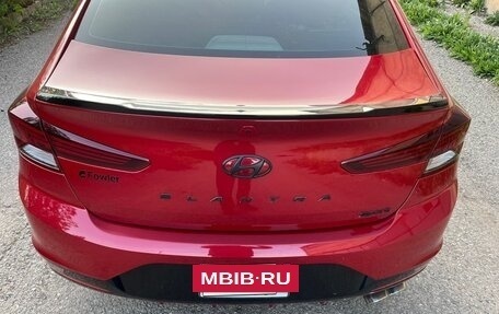 Hyundai Elantra VI рестайлинг, 2018 год, 1 550 000 рублей, 4 фотография