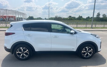 KIA Sportage IV рестайлинг, 2021 год, 2 600 000 рублей, 4 фотография