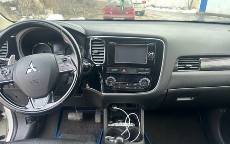 Mitsubishi Outlander III рестайлинг 3, 2015 год, 1 550 000 рублей, 9 фотография