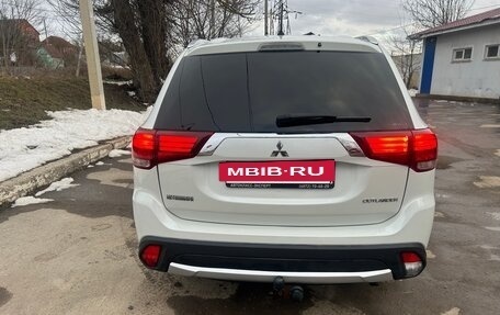 Mitsubishi Outlander III рестайлинг 3, 2015 год, 1 550 000 рублей, 6 фотография