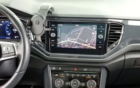 Volkswagen T-Roc I, 2021 год, 2 170 000 рублей, 17 фотография