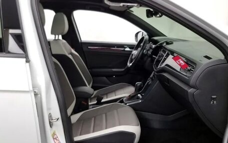 Volkswagen T-Roc I, 2021 год, 2 170 000 рублей, 8 фотография