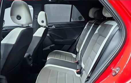 Volkswagen T-Roc I, 2021 год, 2 230 000 рублей, 18 фотография