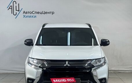 Mitsubishi Outlander III рестайлинг 3, 2021 год, 2 399 800 рублей, 11 фотография