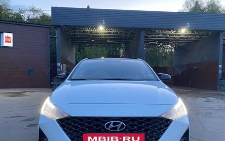 Hyundai Solaris II рестайлинг, 2020 год, 1 300 000 рублей, 3 фотография