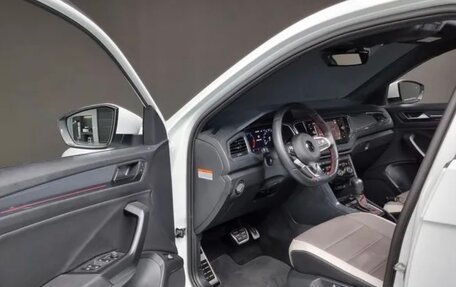 Volkswagen T-Roc I, 2021 год, 2 338 000 рублей, 5 фотография