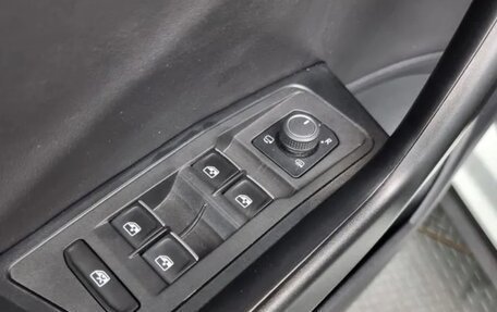 Volkswagen T-Roc I, 2021 год, 2 338 000 рублей, 8 фотография